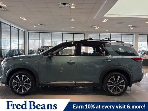 New 2026 Nissan Pathfinder Platinum w/ Cargo Package image 4