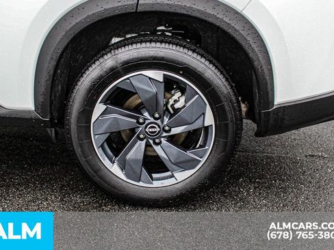 Used 2025 Nissan Rogue SV image 15