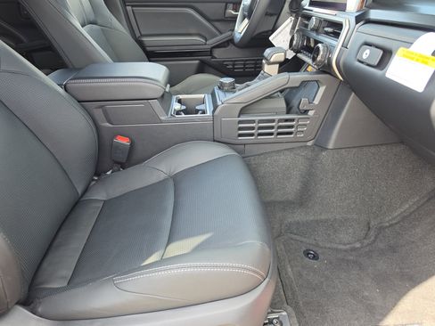 New 2026 Toyota 4Runner Limited AWD/4WD image 13