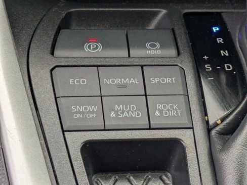 Used 2024 Toyota RAV4 LE image 21