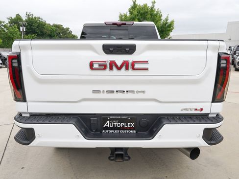 Used 2025 GMC Sierra 2500 AT4 w/ AT4 Premium Plus Package AWD/4WD image 3