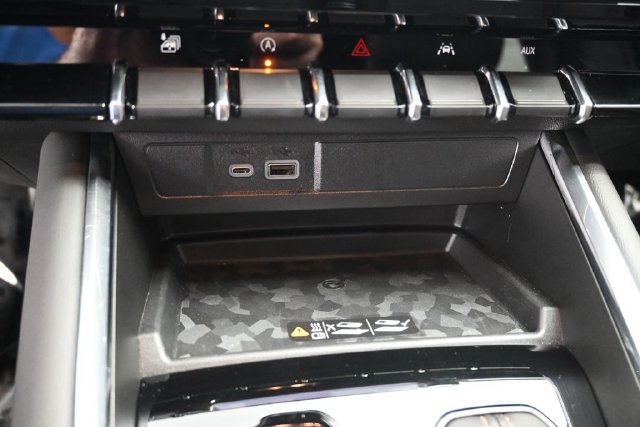 Used 2025 GMC Canyon AT4 w/ Nightfall Edition AWD/4WD image 29