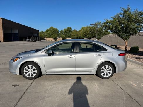 Used 2026 Toyota Corolla LE FWD image 9