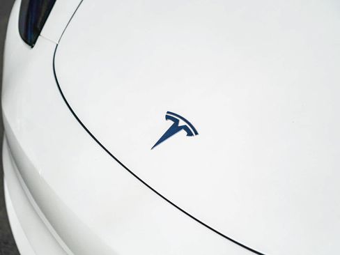Used 2023 Tesla Model 3 Standard Range RWD image 3