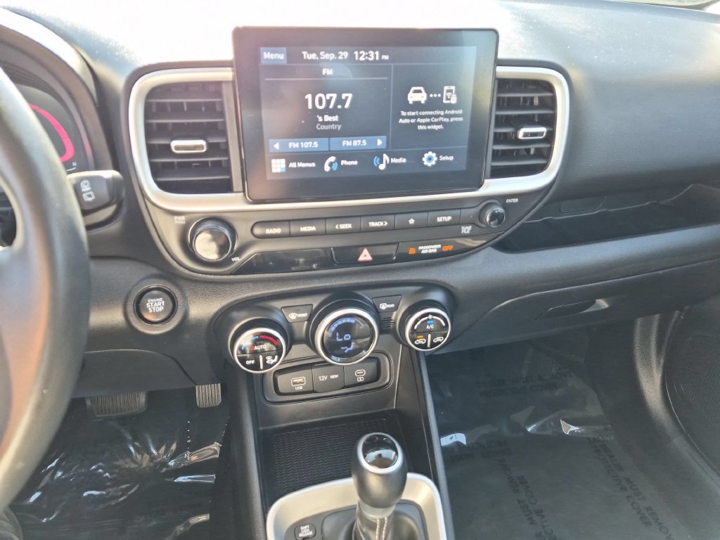 Used 2025 Hyundai Venue SEL FWD image 17