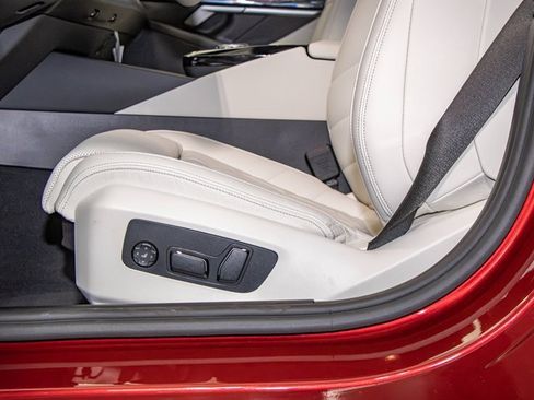 Used 2026 BMW 550e xDrive image 15