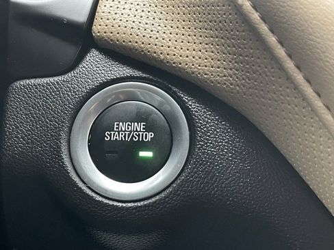 Certified 2024 Chevrolet Equinox Premier image 34