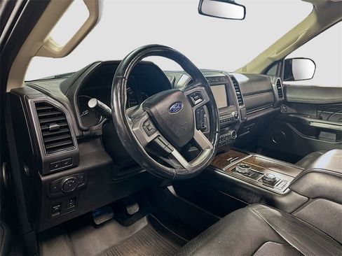 Used 2018 Ford Expedition Max Platinum image 10