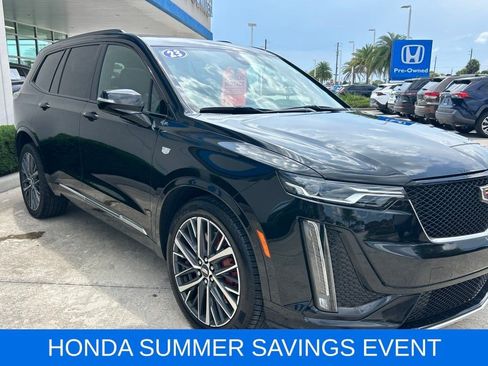 Used 2023 Cadillac XT6 Sport w/ Technology Package AWD/4WD image 3
