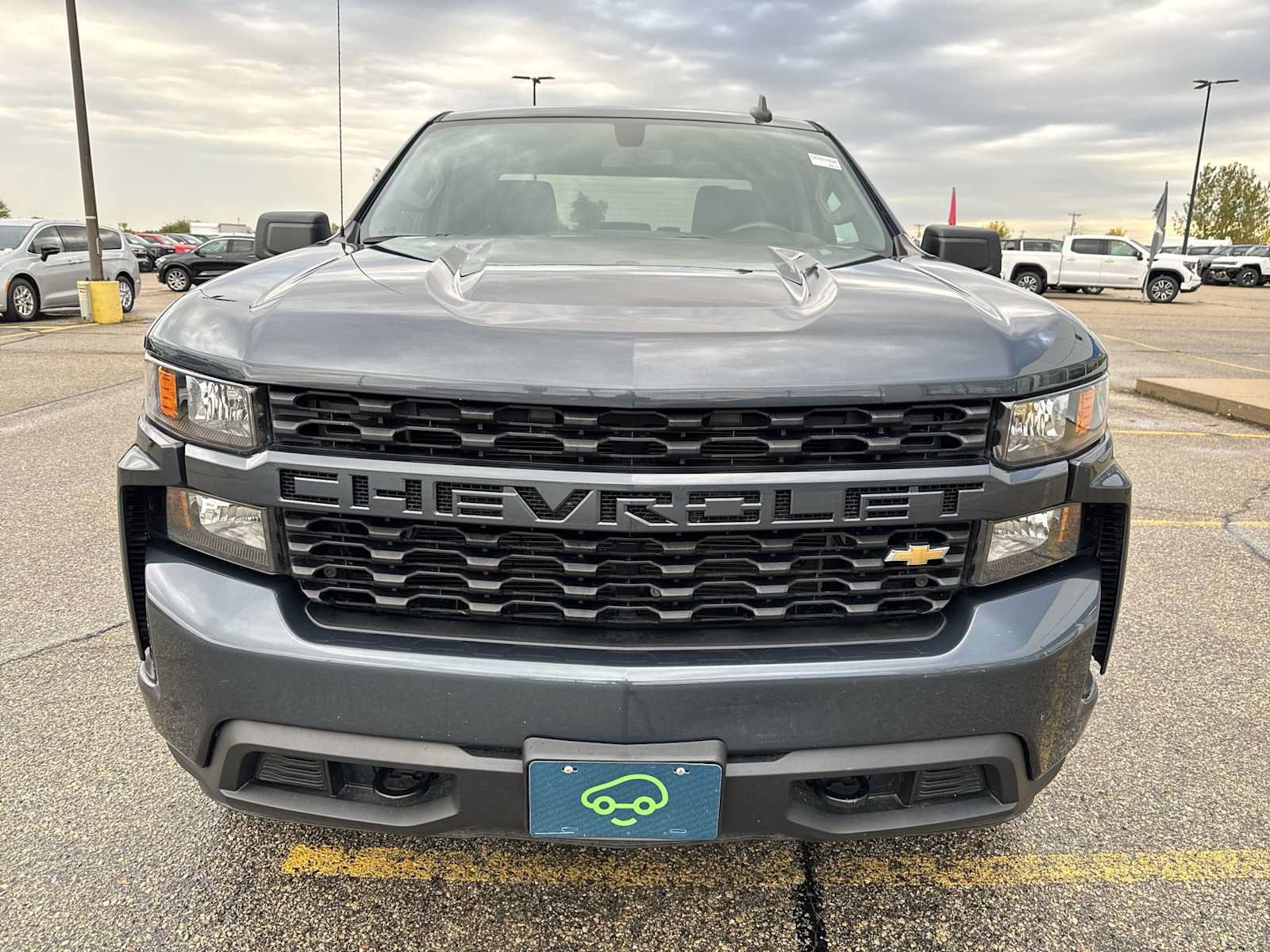 Used 2019 Chevrolet Silverado 1500 Custom w/ Custom Value Package AWD/4WD image 2