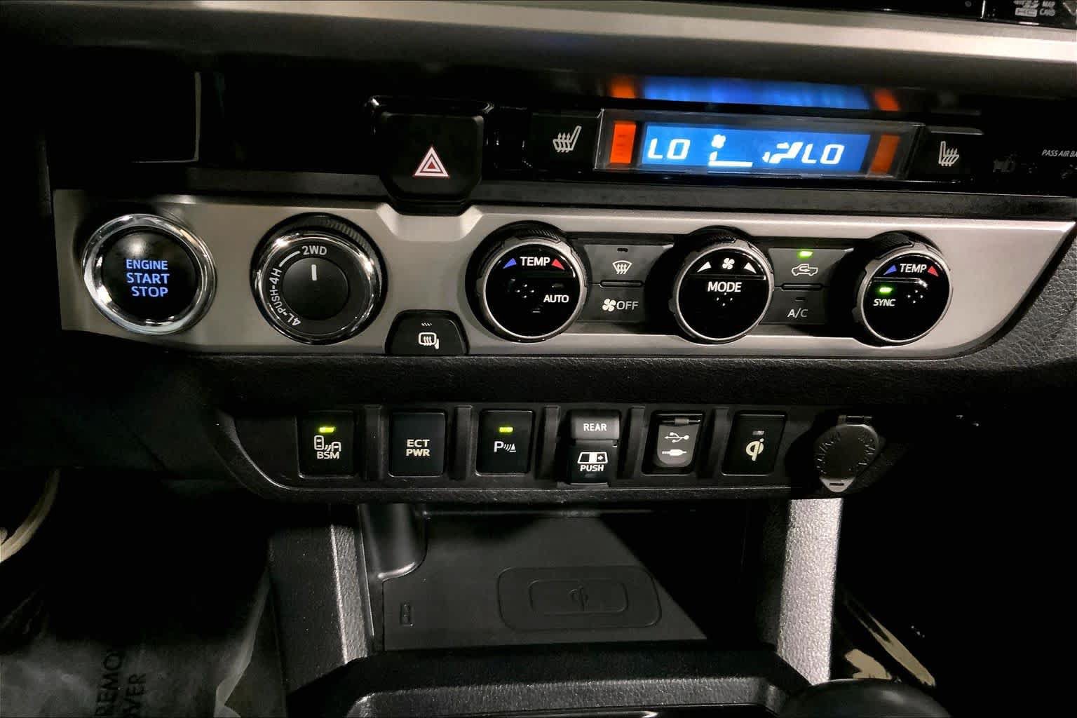 Used 2018 Toyota Tacoma Limited AWD/4WD image 34