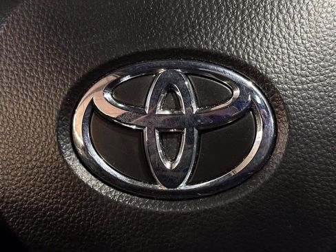 Used 2024 Toyota Corolla Cross XLE w/ Convenience Package image 23