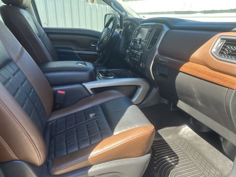 Used 2018 Nissan Titan Platinum Reserve w/ Platinum Utility Package image 14