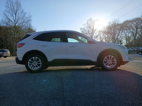 Used 2020 Ford Escape SE image 5