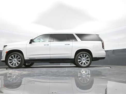 Used 2023 Cadillac Escalade ESV Premium Luxury Platinum image 42