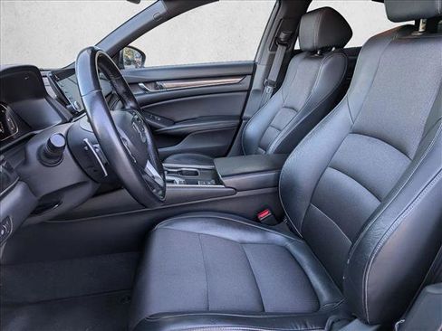 Used 2018 Honda Accord Sport image 8