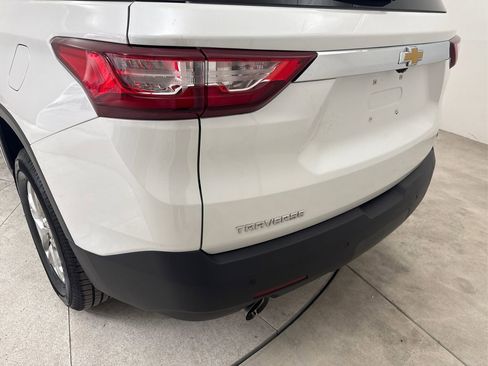 Used 2020 Chevrolet Traverse LT FWD image 19