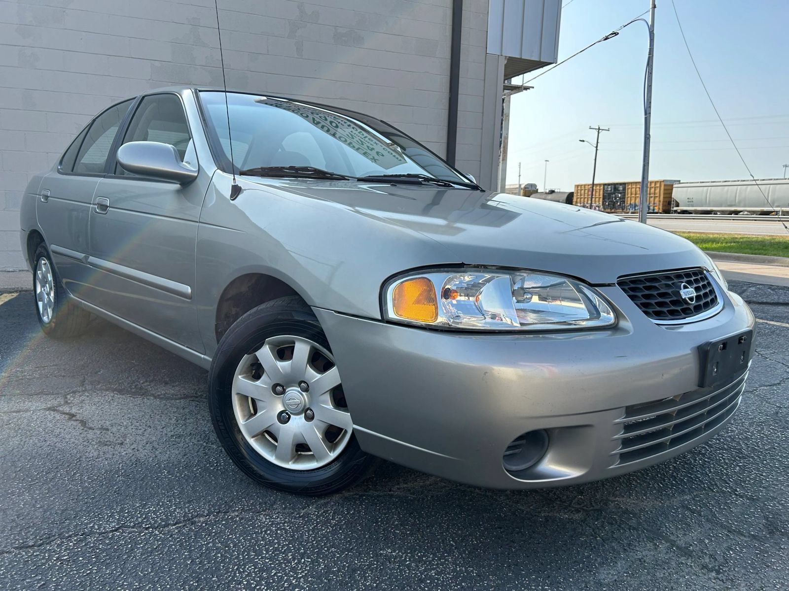Used 2002 Nissan Sentra GXE FWD image 1