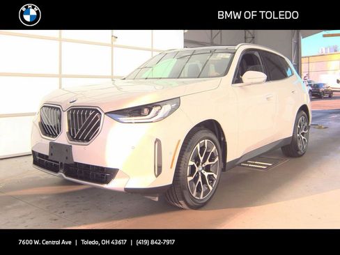 Used 2025 BMW X3 xDrive30i w/ Premium Package image 1