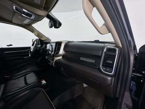 Used 2019 RAM 1500 Laramie AWD/4WD image 26