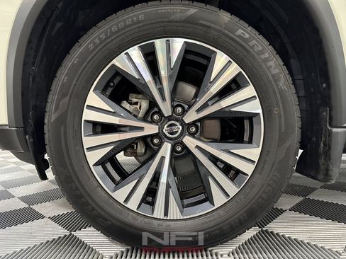 Used 2021 Nissan Rogue SV FWD image 12