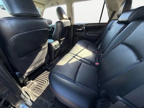 Used 2018 Toyota 4Runner TRD Off-Road Premium AWD/4WD image 26
