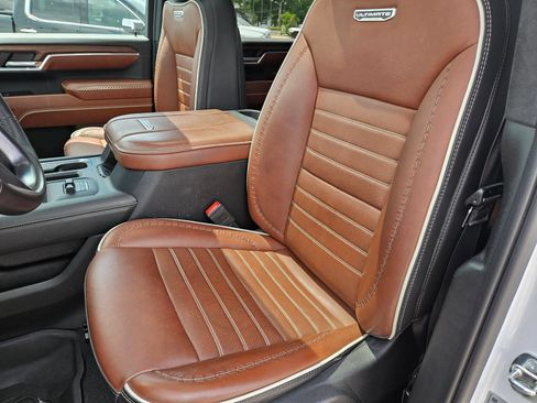 Used 2024 GMC Sierra 2500 Denali Ultimate AWD/4WD image 21