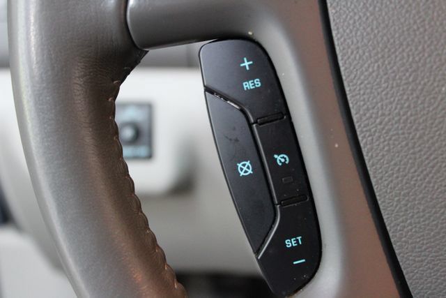 Used 2017 Buick Enclave Convenience FWD image 16