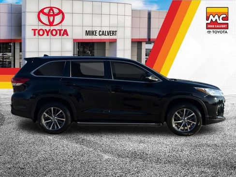Used 2017 Toyota Highlander XLE FWD image 6