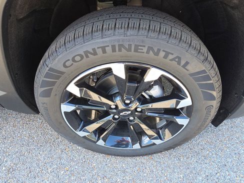 New 2026 Chevrolet Equinox RS w/ Convenience Package III FWD image 10