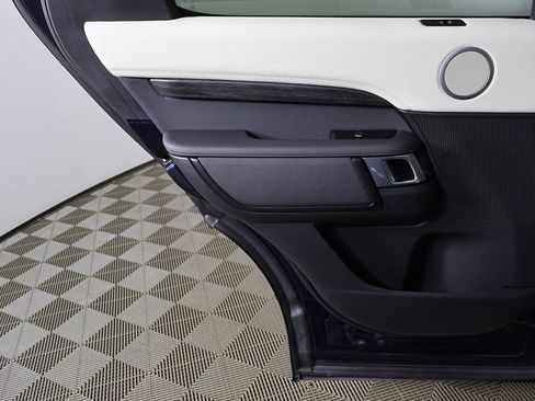 Used 2022 Land Rover Discovery HSE R-Dynamic image 26