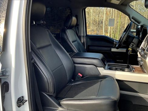 Used 2019 Ford F250 Lariat w/ FX4 Off-Road Package AWD/4WD image 7