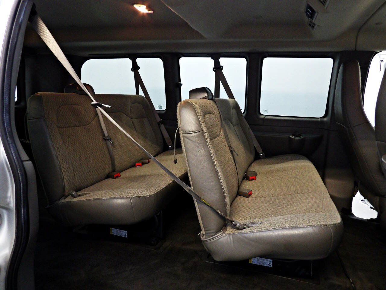 Used 2017 Chevrolet Express 2500 LS RWD image 13
