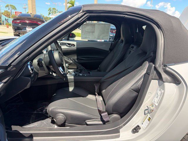 Used 2026 MAZDA MX-5 Miata Grand Touring RWD image 8