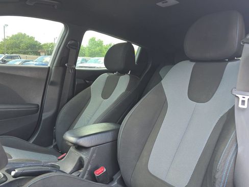 Used 2019 Hyundai Veloster 2.0 FWD image 21