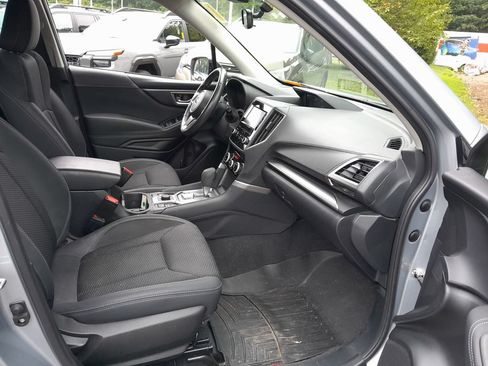 Used 2023 Subaru Forester Premium AWD/4WD image 37