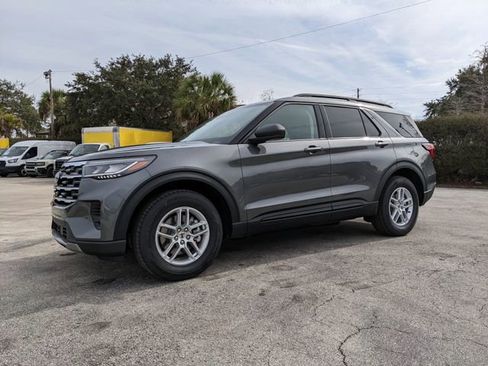 New 2026 Ford Explorer Active image 8