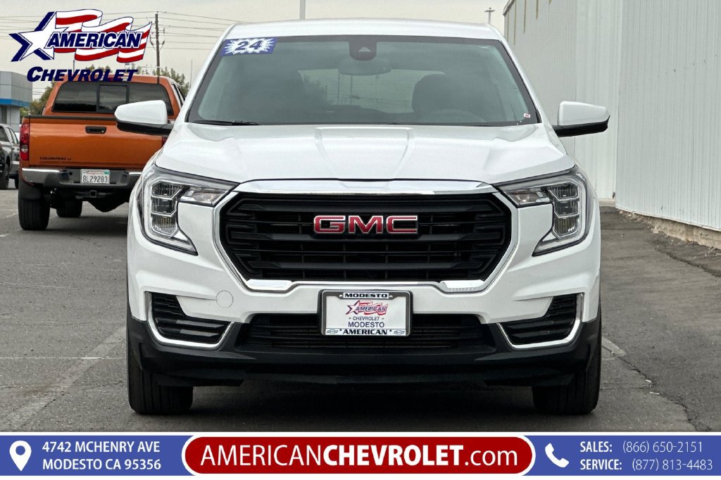 Used 2024 GMC Terrain SLE FWD image 9