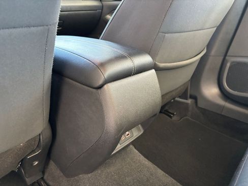 Used 2025 Nissan Altima 2.5 SV FWD image 23