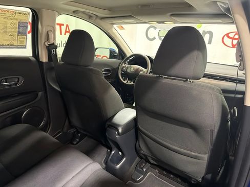 Used 2018 Honda HR-V EX image 16