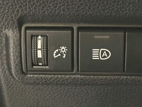 Certified 2024 Toyota Corolla Cross XLE image 19