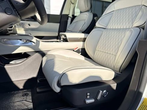 New 2026 Lincoln Nautilus Black Label w/ Jet Appearance Package image 18