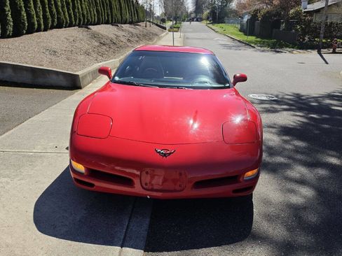 Used 2001 Chevrolet Corvette Coupe w/ Preferred Equipment Group2 image 2