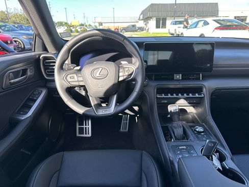 Used 2026 Lexus IS 350 F Sport w/ Technology Package RWD image 15
