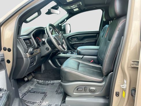 Used 2024 Nissan Titan PRO-4X w/ Pro-4x Convenience Package AWD/4WD image 22