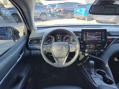 Used 2024 Toyota Camry SE image 20
