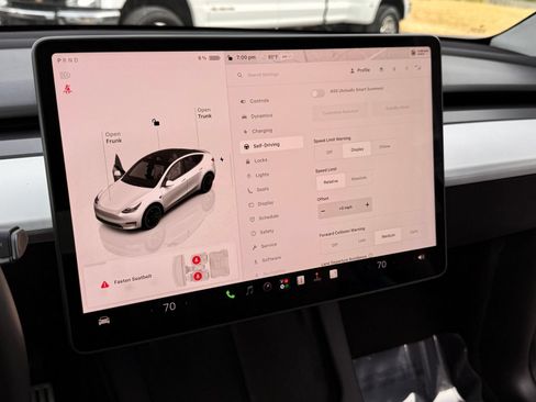 Used 2023 Tesla Model Y Performance AWD/4WD image 37