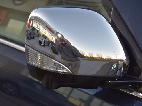 Certified 2024 Nissan Armada Platinum w/ Captain's Chairs Package image 13