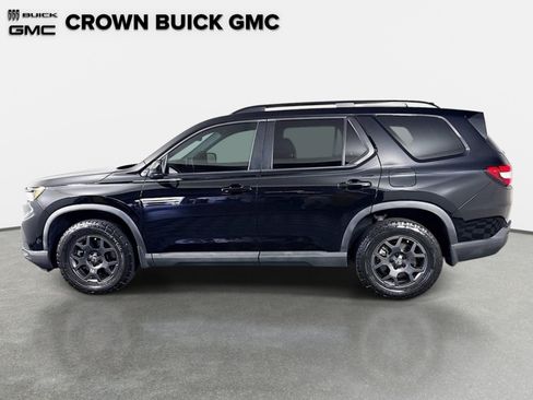 Used 2023 Honda Pilot TrailSport image 8