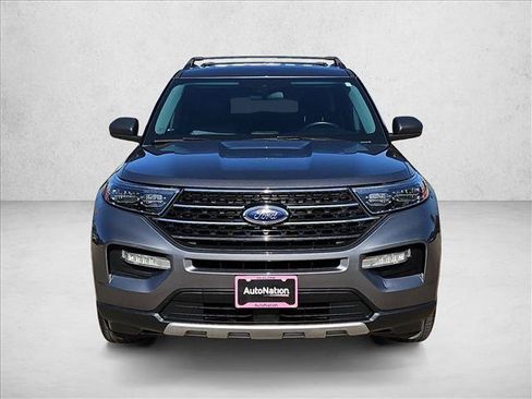 Used 2022 Ford Explorer XLT w/ Equipment Group 202A RWD image 2